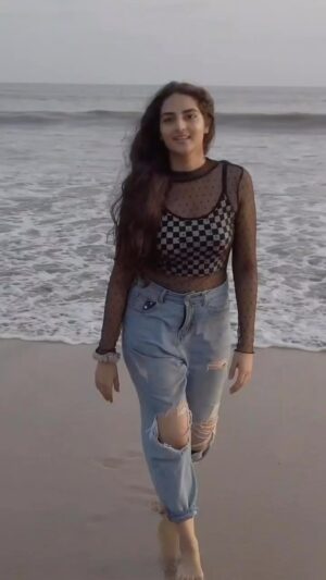 Simran Rawal Instagram - Jaadui lage yeh zindagi✨🔮

.
@jubin_nautiyal 

#outfitideas #actor #slowmo #bollywoodsongs
#explore #trend #viral #lovehostel #simranrawal #cuteoutfit #style #trending #fashion #curlyhair #actor #outfitinspo #trendyhairstyle #jadui #fashioninfluencer #mumbai #slowmo #lyrics #jubinnautiyal #simple #beach