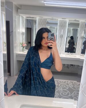 Simrat Sokhi Instagram - bad and blue