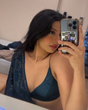 Simrat Sokhi Instagram - bad and blue