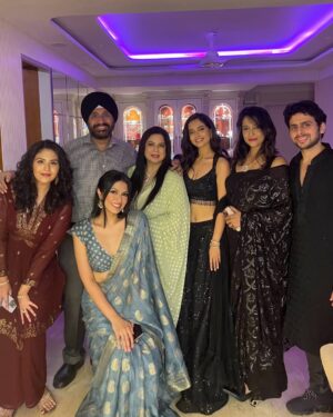 Simrat Sokhi Instagram - a Diwali full of love and light! 🎇✨
