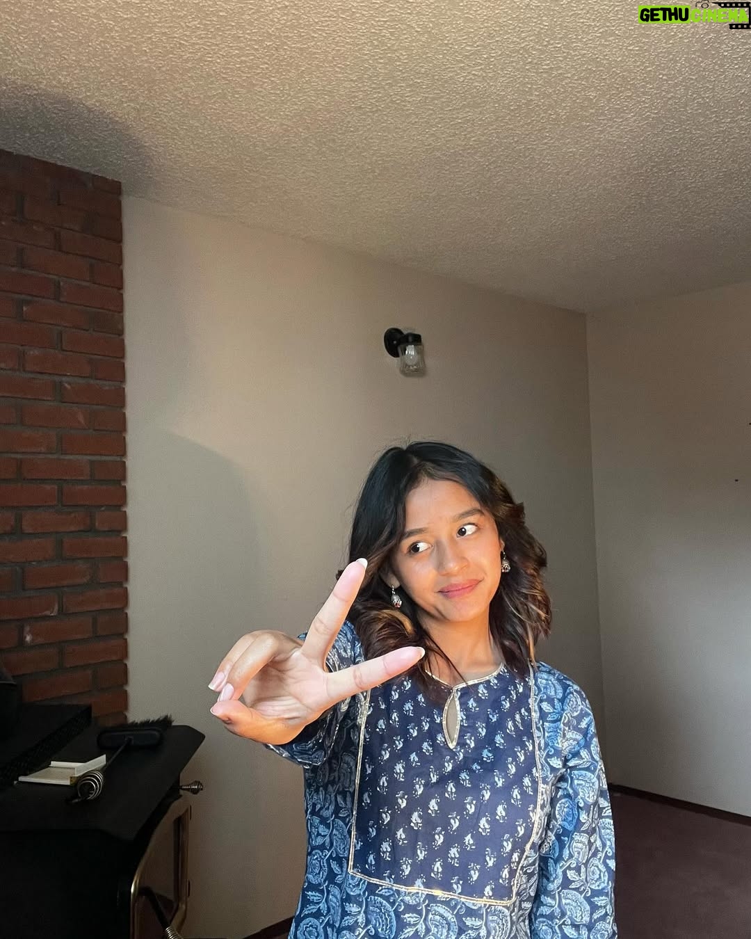 Simrella Lama - 33K Likes - 
