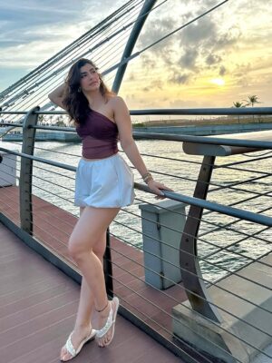 Simrithi Bathija Instagram - Day well spent, memories well kept 🫰🏻🌼

.

.

.

Outfit @savana 
Bracelet stack @bansrimehtadesign 

#colombo #srilanka #portcity #exploresrilanka #explore #travelgram #travel #happygirl #momandme #escape #sunset #sumsetlovers #beauty #skies #traveler #simrithibathija