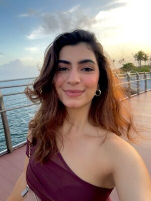 Simrithi Bathija Instagram - Day well spent, memories well kept 🫰🏻🌼

.

.

.

Outfit @savana 
Bracelet stack @bansrimehtadesign 

#colombo #srilanka #portcity #exploresrilanka #explore #travelgram #travel #happygirl #momandme #escape #sunset #sumsetlovers #beauty #skies #traveler #simrithibathija