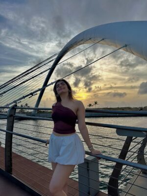 Simrithi Bathija Instagram - Day well spent, memories well kept 🫰🏻🌼

.

.

.

Outfit @savana 
Bracelet stack @bansrimehtadesign 

#colombo #srilanka #portcity #exploresrilanka #explore #travelgram #travel #happygirl #momandme #escape #sunset #sumsetlovers #beauty #skies #traveler #simrithibathija