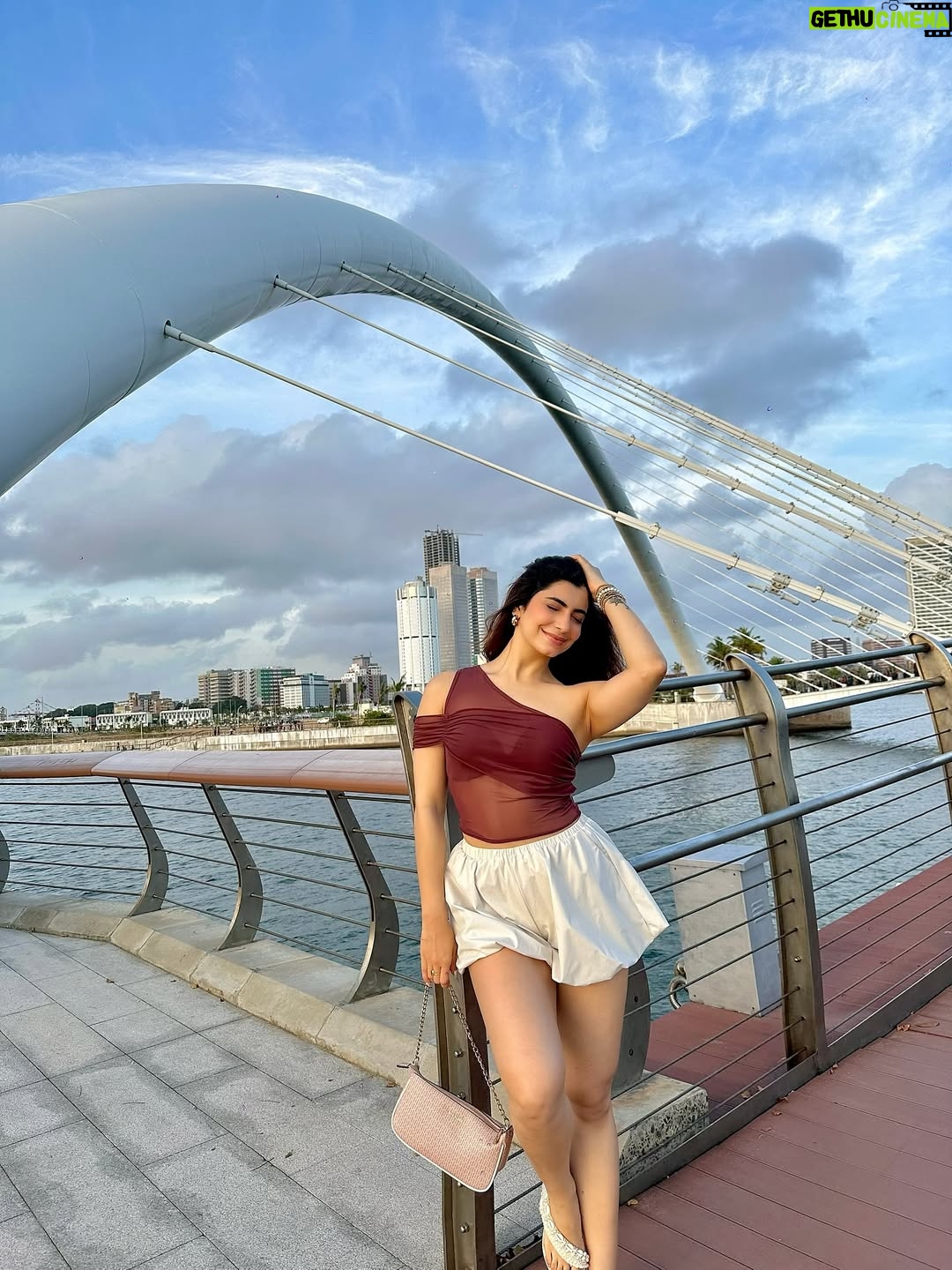 Simrithi Bathija - 2.4K Likes - Day well spent, memories well kept 🫰🏻🌼

.

.

.

Outfit @savana 
Bracelet stack @bansrimehtadesign 

#colombo #srilanka #portcity #exploresrilanka #explore #travelgram #travel #happygirl #momandme #escape #sunset #sumsetlovers #beauty #skies #traveler #simrithibathija