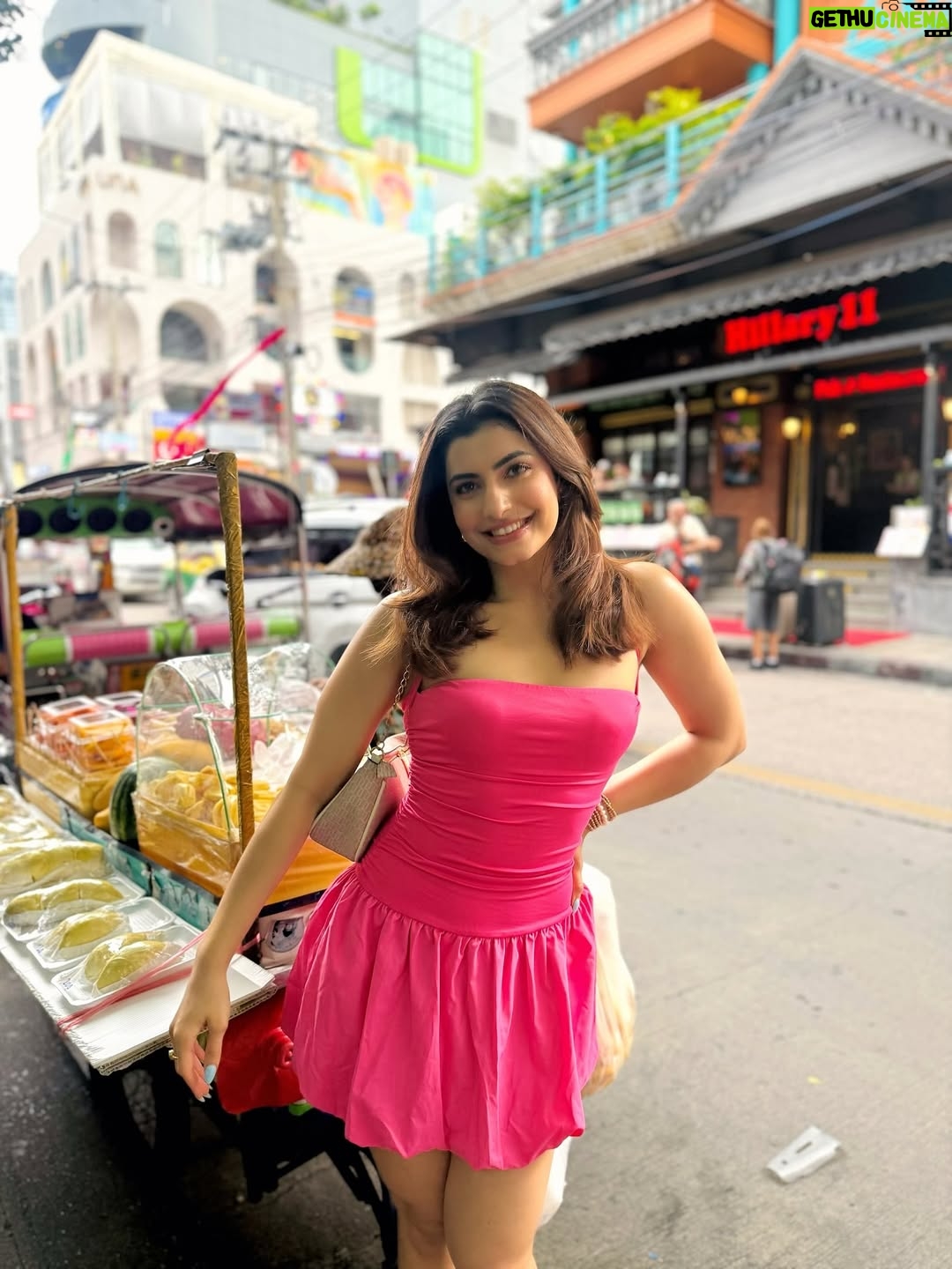 Simrithi Bathija - 2.5K Likes - Just wanna travel and be a pretty girl all my life💗🥥✨

.

.

.

Outfit @srstore09 

#ootd #ootdfashion #thailand #bangkok #cityofjoy #slowlife #travel #travelgram #pinkaesthetic #dressups #fyp #foryoypage #explore #explorepage #aesthetic #traveladdict #simrithibathija
