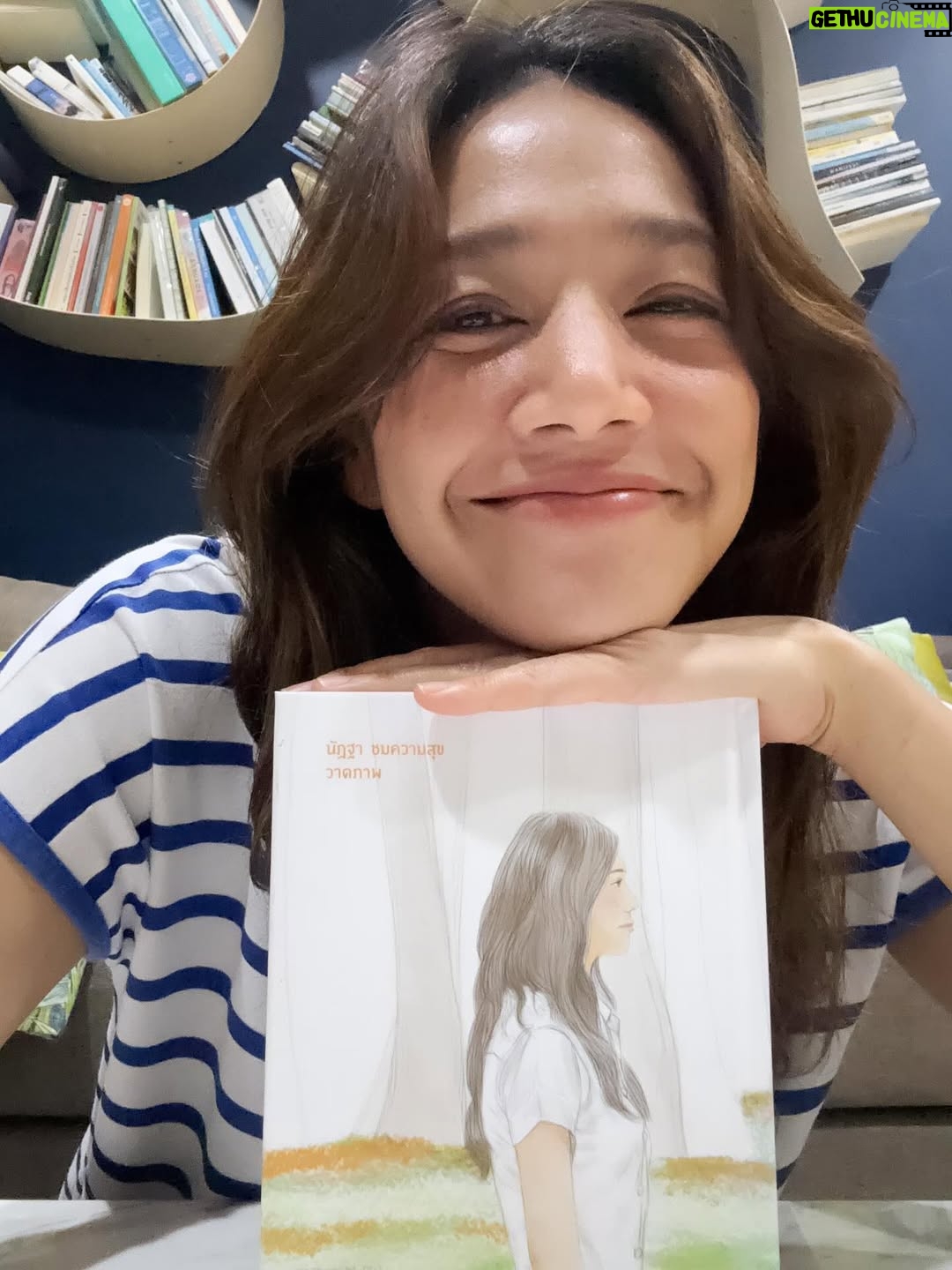 Siraphan Wattanajinda - 4.7K Likes - เป็นเพื่อนกันมา 20 ปีแล้วนะ 💚 @ae_maneerat @opalpanisara @sunny_suwanmethanont 
#เพื่อนสนิท 
.
ปล. วันที่ 14 ตุลานี้ ที่งานมหกรรมหนังสือฯ
17.00 - 17.50 น.
ณ เวที Author‘s Salon ศูนย์การประชุมแห่งชาติสิริกิติ์