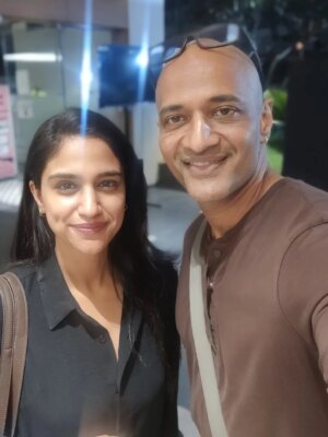 Siri Ravikumar Instagram - Love letters, Ninna Preethiya Naanu' - 

 This play came to me at a time when I was at my lowest, emotionally and mentally. I really wasn’t ready to take up work. Then @vvenkyprasad called and asked me to read the play once, and i loved it so much, without thinking twice I said yes. To my surprise, my co-actor turned out to be @actorkishore ! 

From that moment, things shifted. Being part of this production has been such a gift, it has given me a perspective. 
And working with @actorkishore has been a blessing… he’s so humble, soft-spoken, disciplined, and an inspiration.
@vvenkyprasad thank you for trusting me with something this special.

The love Rashmi and Siddharth have received from all of you has been overwhelming. We’ve completed 14 shows, and every single one has been precious. Truly, deeply grateful. ❤️