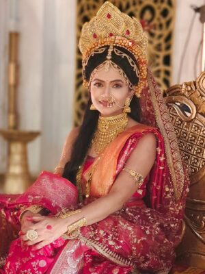 Siyaa Patil Instagram - देवी माँ का रूप धारण करना मेरे लिए एक आशीर्वाद है।
माँ की शक्ति, करुणा और स्नेह हर नारी में समाया है।
इस पवित्र रूप में मुझे देखने के लिए देखिए #VeerHanuman धारावाहिक, केवल Sony SAB पर।
🙏 माँ का आशीर्वाद सभी पर बना रहे।