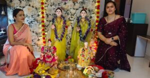Siyaa Patil Instagram - गौरी गणपती म्हणजे नात्यातील जिव्हाळा, घरातील मंगलमयता आणि आयुष्यातील नवे समाधान 🙏🌿
#गौरीगणपती #GanapatiFestival #मंगलक्षण
Thank you @joshibagyashree  and @simply_neaa  for inviting me 🫰💗
