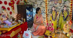 Siyaa Patil Instagram - गौरी गणपती म्हणजे नात्यातील जिव्हाळा, घरातील मंगलमयता आणि आयुष्यातील नवे समाधान 🙏🌿
#गौरीगणपती #GanapatiFestival #मंगलक्षण
Thank you @joshibagyashree  and @simply_neaa  for inviting me 🫰💗
