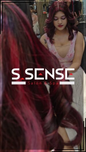 Siyaa Patil Instagram - ✨ When in doubt, highlight it out!😉
From subtle glow-ups to bold color pops – our highlight game is strong 💥
Shades that shine. Hair that turns heads...😍
.
Book your appointment now..💫
.
.
#hairsalon #hairideas #haircolour #hairtransformation #hair #hairhighlights #redhair #hairfashion #hairvideo #hairlove #hairoftheday #hairartist #haistyle #hairstylist #hairday #feelgood #trendyhair #staytuned #hairsalon #unisexsalon #healthyhair