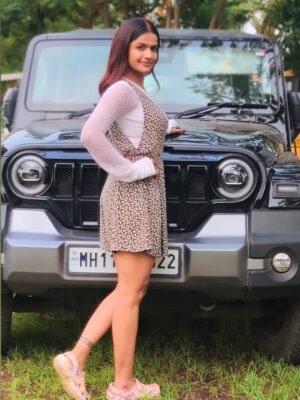Siyaa Patil Instagram - Clicked some wonderful pictures with this stunning Thar on our movie set 🎬✨
This beauty belongs to the amazing couple @kittypieee__ Shraddha &  @mane_ya._.na_mane  Rohit, who brought it home in January 2025 🚙💫
Absolutely loved the vibe of their ride.
Shraddha and Rohit, you both are such a lovely couple, wishing you a lifetime full of joy and togetherness ❤️

#MovieSetVibes #TharMoments #ShraddhaAndRohit #TharLove #January2025 #OnSetMagic #GratefulForFriends #PowerCouple #TharElegance

@kittypieee__ 
@mane_ya._.na_mane
