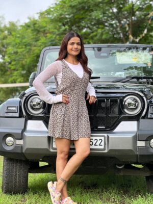 Siyaa Patil Instagram - Clicked some wonderful pictures with this stunning Thar on our movie set 🎬✨
This beauty belongs to the amazing couple @kittypieee__ Shraddha &  @mane_ya._.na_mane  Rohit, who brought it home in January 2025 🚙💫
Absolutely loved the vibe of their ride.
Shraddha and Rohit, you both are such a lovely couple, wishing you a lifetime full of joy and togetherness ❤️

#MovieSetVibes #TharMoments #ShraddhaAndRohit #TharLove #January2025 #OnSetMagic #GratefulForFriends #PowerCouple #TharElegance

@kittypieee__ 
@mane_ya._.na_mane
