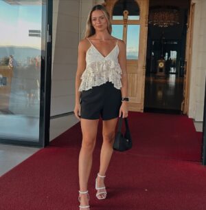 Skye Nicolson Instagram - 40 hours in Switzerland 🇨🇭 💃