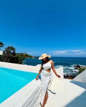 Sneha Gupta Instagram - WEARING WHITE LIKE IT’S MY SUPER POWER..
.
.
.
.
#white #dress #srilanka #colombo #view #talallabeach #island #love #the #vibe #insta #instafit #instagram #instamood #instagood