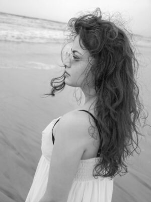 Sneha Ullal Instagram - Take me back .
