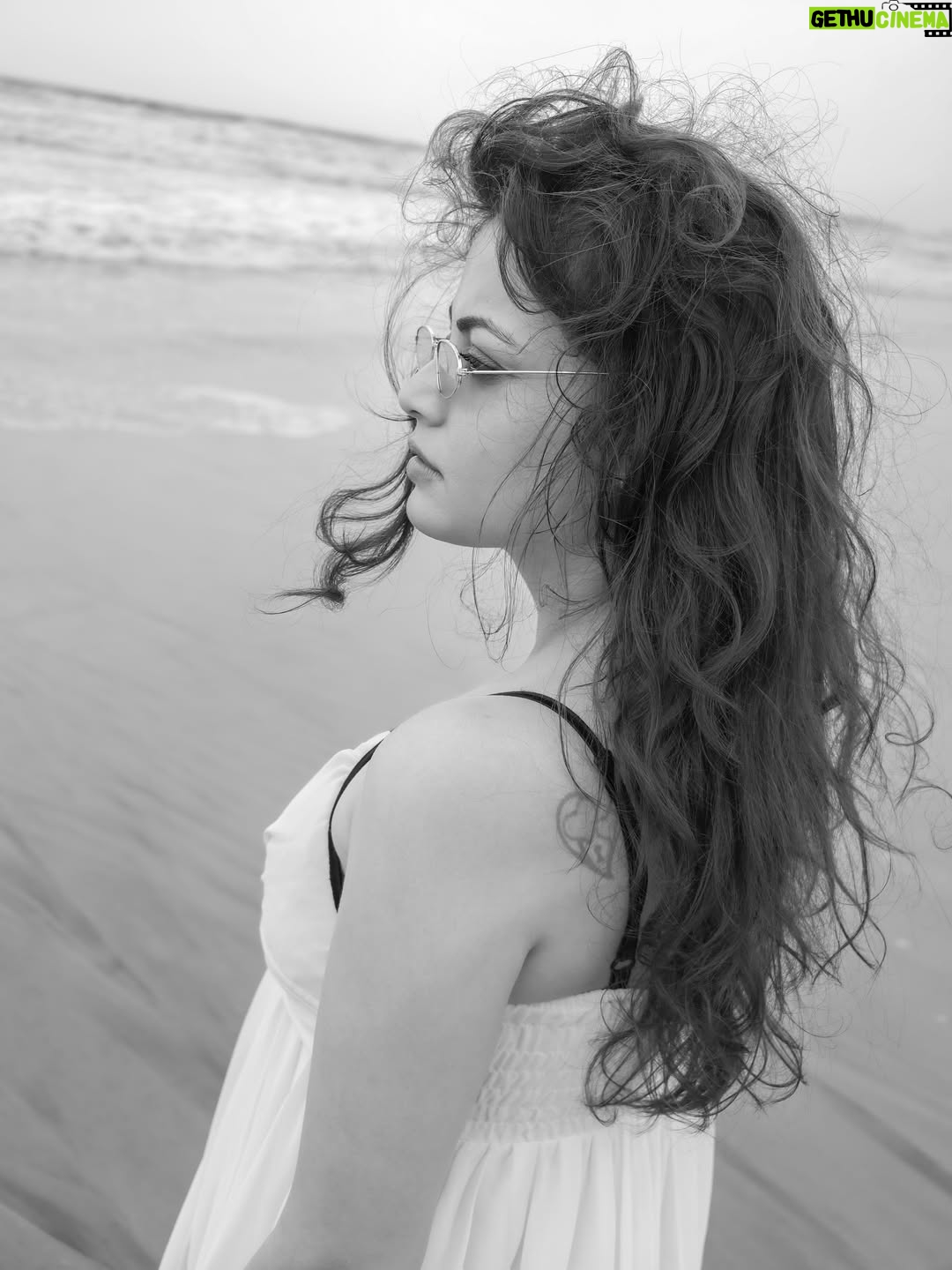 Sneha Ullal - 28.7K Likes - Take me back .
