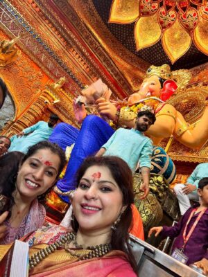 Sneha Wagh Instagram - Lalbaug cha Raja 
Ganesh Gulli Mumbai Cha Raja 
🪷
.
.
.
Radhe Radhe 
Ganpati Bappa Morya 
.
.
.
@apaapisarees 
.
.
.
Makhanchor , Sneha Wagh , Ganesh Utsav 2025 
#snehawagh #mymakhanchor #ganpatibappamorya #laalbaugcharaja #ganeshgalli #mumbaicharaja #lalbaughcharaja #mumbai #mumbaikar #ganeshutsav