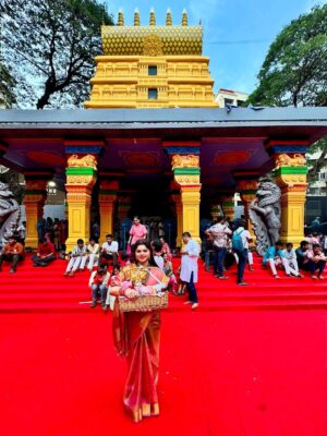 Sneha Wagh Instagram - Lalbaug cha Raja 
Ganesh Gulli Mumbai Cha Raja 
🪷
.
.
.
Radhe Radhe 
Ganpati Bappa Morya 
.
.
.
@apaapisarees 
.
.
.
Makhanchor , Sneha Wagh , Ganesh Utsav 2025 
#snehawagh #mymakhanchor #ganpatibappamorya #laalbaugcharaja #ganeshgalli #mumbaicharaja #lalbaughcharaja #mumbai #mumbaikar #ganeshutsav