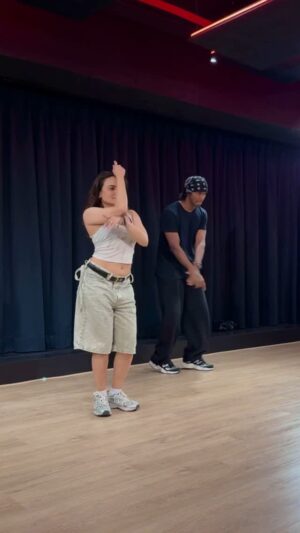 Sneha world Instagram - Ke ab yeh ishq nibhana nai.. 🥀
Kitna mazza dancing @shazebsheikh choreography with the very cool @donny.allstars on my current fav song! 🤩🥳🥰🫰🏻
