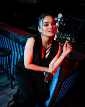 Sneha world Instagram - Pretty poison ☠️ 

📸 @chakliproduction @piyush__13007 🫰🏻
#snehaworld
