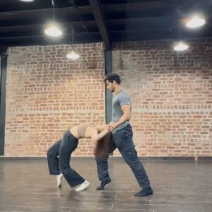 Sneha world Instagram - Since you guys enjoyed the previous bts of me and @ishaankhatter dancing! Here’s some Dil Deewana and more 😋🫣💀
And thank you @ankit_swarnakar for being my partner in crime trying to give his postures and lead on point 😋😍
#snehaworld #theroyalsonnetflix #behindthescene #rehearsals