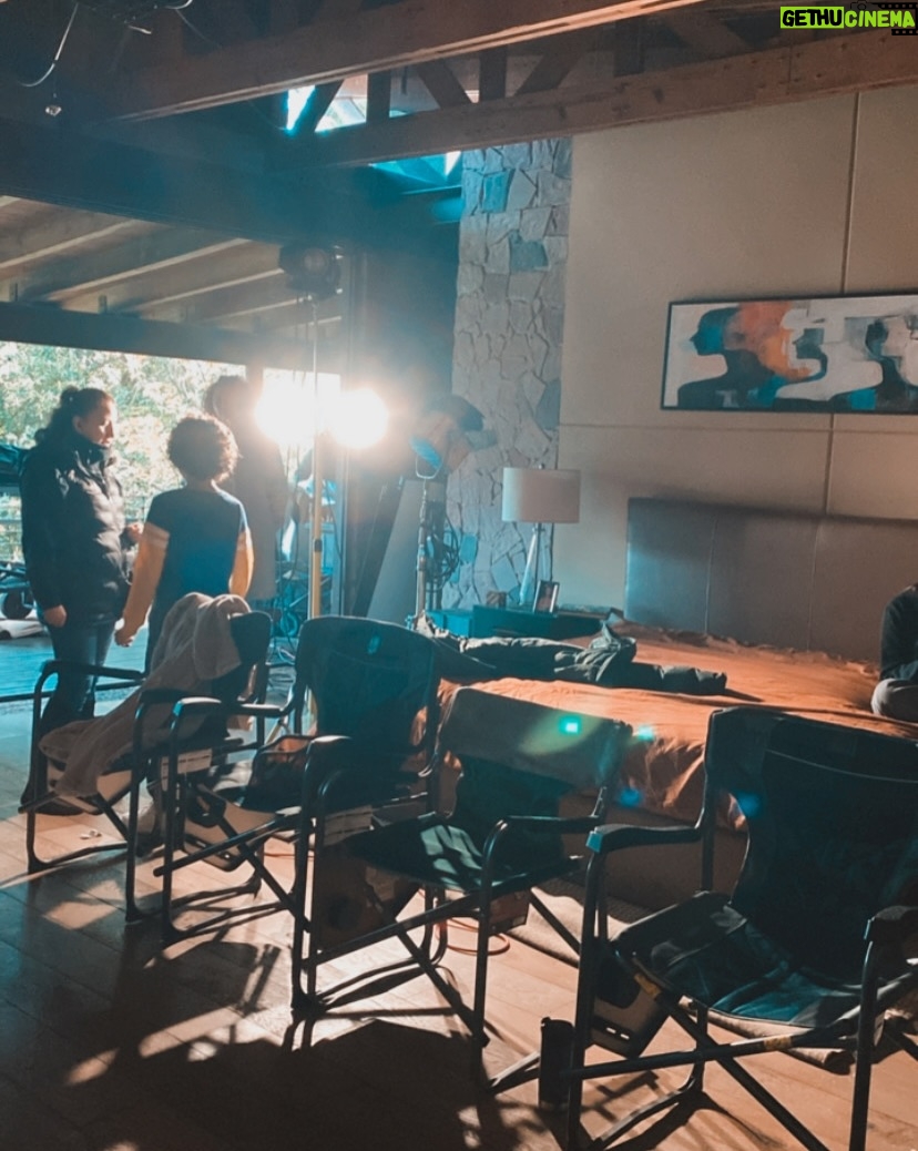 Sofía Lama - 3.4K Likes - Les dejo un recorrido del behind the scenes de #PecadosInconfesables ya la pueden ver por @netflixlat ! Una delicia coincidir con compañeros que quiero y admiro 💕