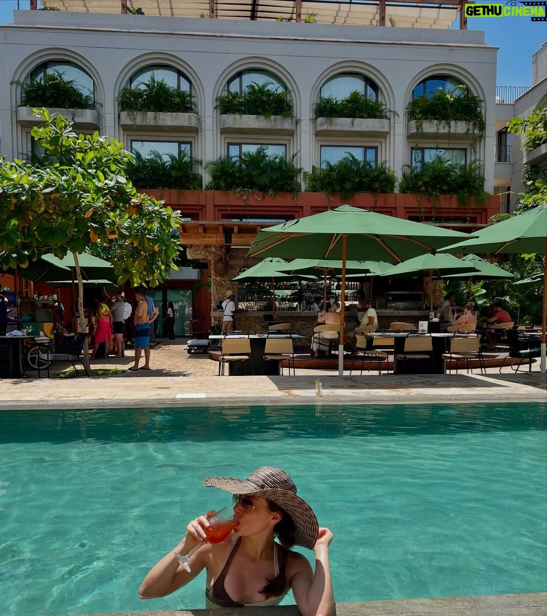 Sofía Lama - 1.5K Likes - La mejor experiencia en Cartagena! @oshhotel 
Una belleza cada rincón 💕