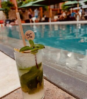 Sofía Lama Instagram - La mejor experiencia en Cartagena! @oshhotel 
Una belleza cada rincón 💕