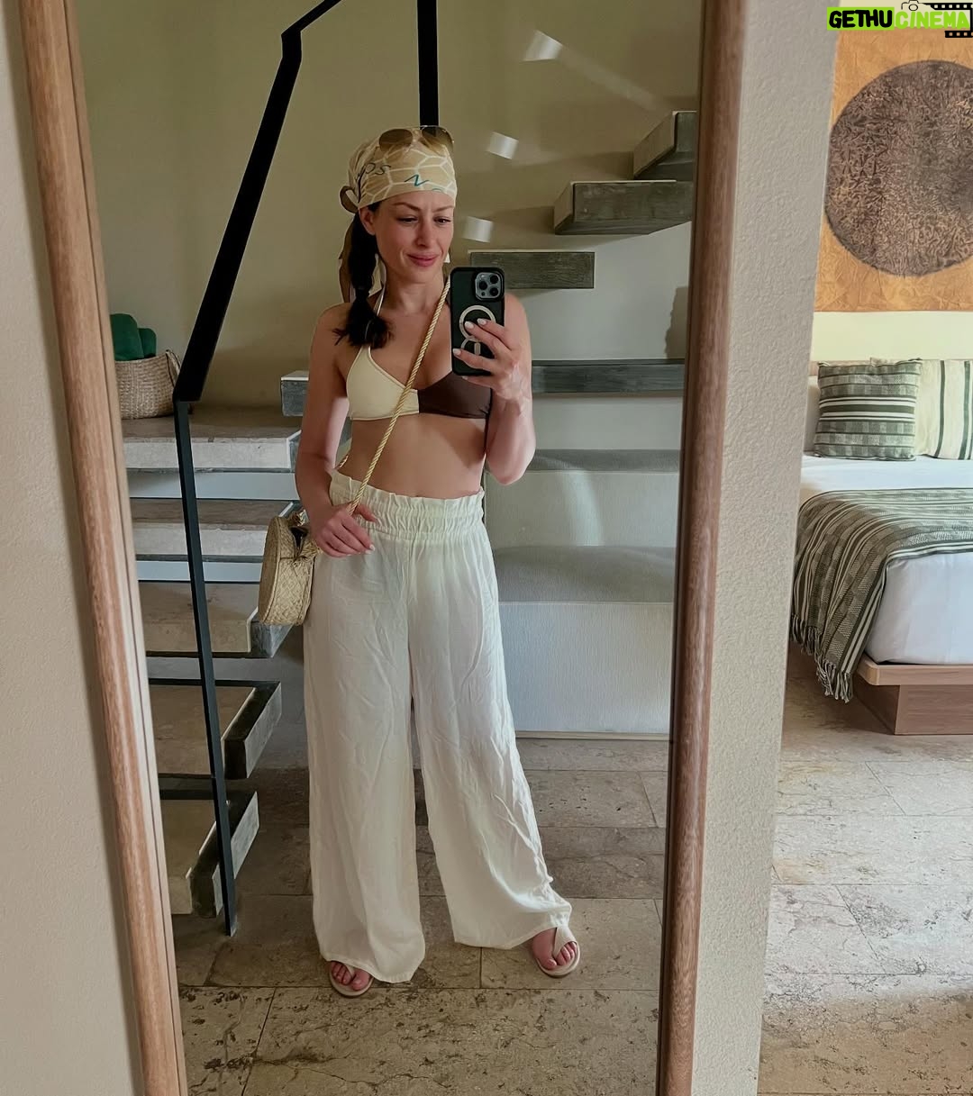Sofía Lama - 1.5K Likes - La mejor experiencia en Cartagena! @oshhotel 
Una belleza cada rincón 💕