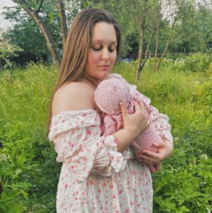 Sofya Zaika Instagram - Счастье на руках 🩷 
1 месяц крошке моей 🥹🌷