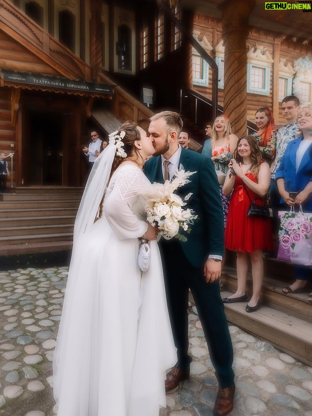 Sofya Zaika - 10.5K Likes - 27.07.23 👰🏼‍♀️💕🧑🏼‍💼
2 года , как мы официально вместе слушаем шансон в машине на полную громкость 😂❤️ #люблю  #любовь #бумажнаясвадьба #годовщина