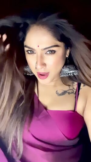 Soma Singha Instagram - #trendingsongs #instagramree #trend #reel #reelitfeelit #reelsvideo #viralreeĺs #instagram #réel #