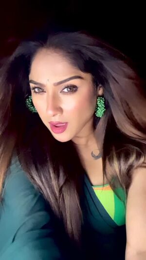 Soma Singha Instagram - #trendingsongs #instagramree #trend #reel #reelitfeelit #reelsvideo #viralreeĺs #instagram #réel