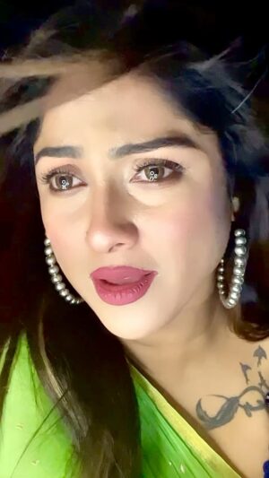 Soma Singha Instagram - #trendingsongs #instagramree #trend #reel #reelitfeelit #reelsvideo #viralreeĺs #instagram #réel #sad#Mona