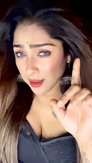 Soma Singha Instagram - #trendingsongs #instagramree #trend #reel #reelitfeelit #reelsvideo #viralreeĺs #instagram #réel