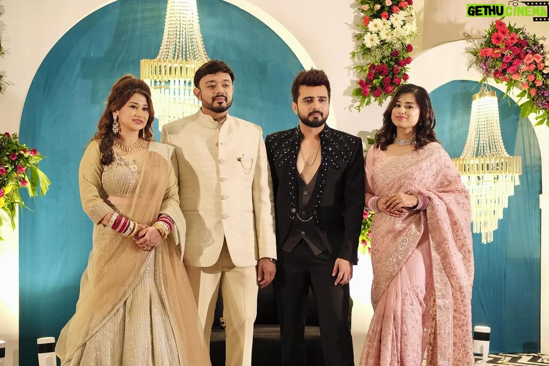 Somi Khan - 18.3K Likes - Duaon ke saaye mein, ek nayi zindagi ki shuruaat… My sister’s Big Day was all about love, laughter & barkat 🤍✨ #Alhamdulillah” @sabakhan_ks ✨❤️

——————————————————————————
#NikkahVibes #DuaAndBlessings #ShaadiKiRaat #Barkat #rehmat