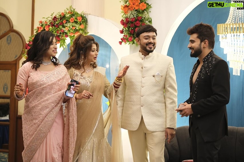 Somi Khan - 18.3K Likes - Duaon ke saaye mein, ek nayi zindagi ki shuruaat… My sister’s Big Day was all about love, laughter & barkat 🤍✨ #Alhamdulillah” @sabakhan_ks ✨❤️

——————————————————————————
#NikkahVibes #DuaAndBlessings #ShaadiKiRaat #Barkat #rehmat