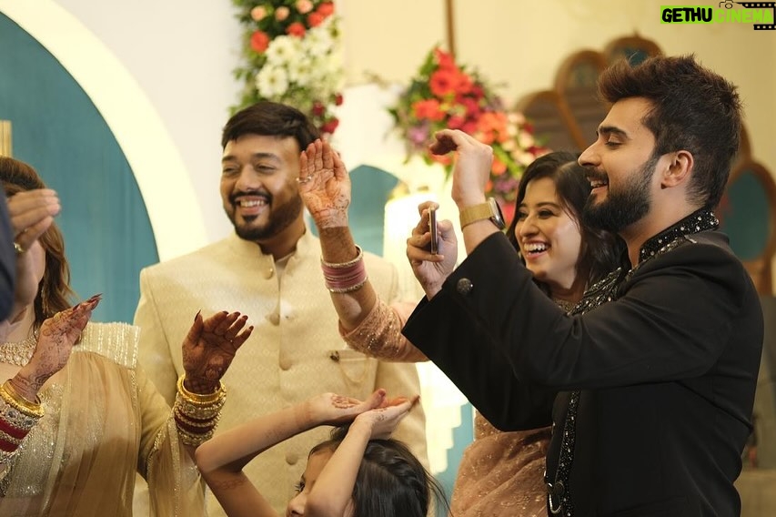 Somi Khan - 18.3K Likes - Duaon ke saaye mein, ek nayi zindagi ki shuruaat… My sister’s Big Day was all about love, laughter & barkat 🤍✨ #Alhamdulillah” @sabakhan_ks ✨❤️

——————————————————————————
#NikkahVibes #DuaAndBlessings #ShaadiKiRaat #Barkat #rehmat