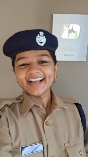 Sona Jelina Instagram - ഭാവിയിൽ ആവാൻ പറ്റിയിങ്കിലോ... ഇപ്പോൾ #spc 
നിങ്ങൾ പഠിച്ചിരുന്നപ്പോൾ ഏതിലൊക്കെ ആയിരുന്നു.. #scout #nss #spc #ncc