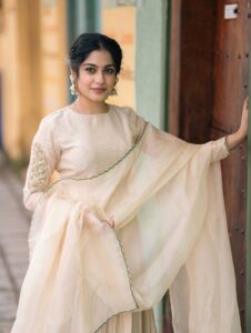 Actress Sona Olickal HD Photos and Wallpapers October 2025