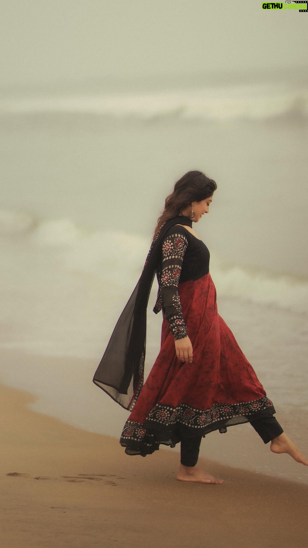 Sona Olickal - 58.3K Likes - This song 🫶🏽

Shot @sour__v 
Edited @edits.ofv 
Wearing @designsbypriyadass