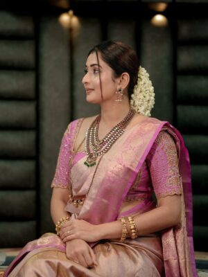 Sonal Monteiro Instagram - 💞

Makeup - @ganesh_makeover ❤️
Hair - @makeover_by_praveen ❤️
Jewellery- @rentingstoli ❤️
Wearing @arulaa_by_rashmianooprao ❤️
Saree - @kanchi_co_yogalakshmi_silks 
Clicked by - @veer_.clicks 

#sonalmonteiro #mahanati #zeekannada #tharunsudhir