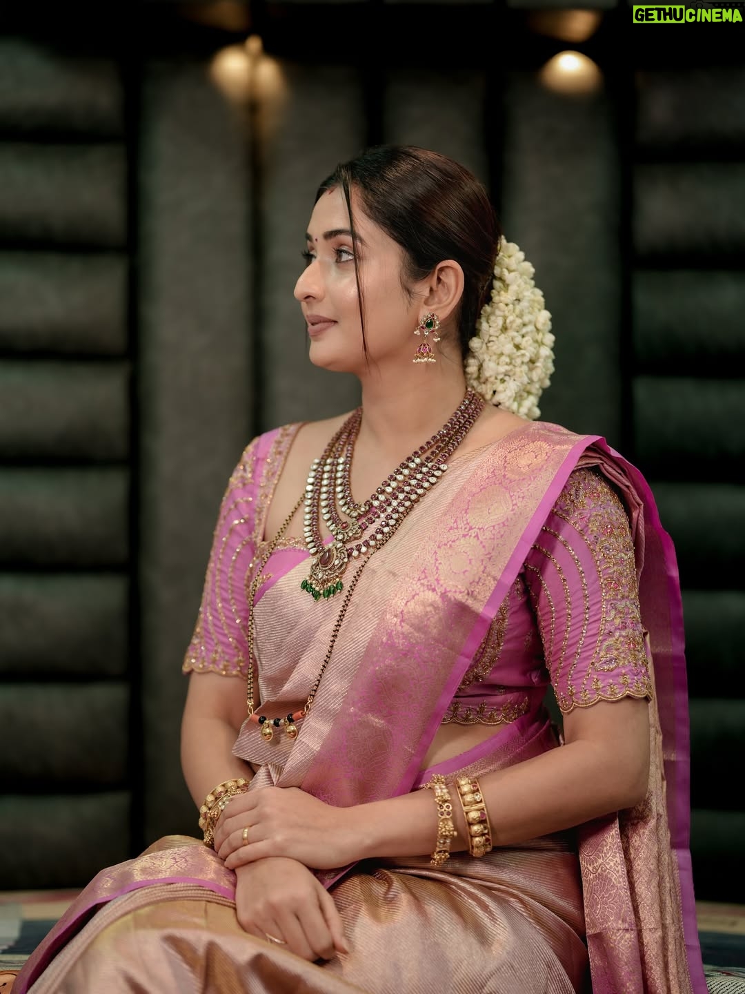 Sonal Monteiro - 170K Likes - 💞

Makeup - @ganesh_makeover ❤️
Hair - @makeover_by_praveen ❤️
Jewellery- @rentingstoli ❤️
Wearing @arulaa_by_rashmianooprao ❤️
Saree - @kanchi_co_yogalakshmi_silks 
Clicked by - @veer_.clicks 

#sonalmonteiro #mahanati #zeekannada #tharunsudhir