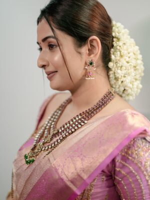 Sonal Monteiro Instagram - 💞

Makeup - @ganesh_makeover ❤️
Hair - @makeover_by_praveen ❤️
Jewellery- @rentingstoli ❤️
Wearing @arulaa_by_rashmianooprao ❤️
Saree - @kanchi_co_yogalakshmi_silks 
Clicked by - @veer_.clicks 

#sonalmonteiro #mahanati #zeekannada #tharunsudhir
