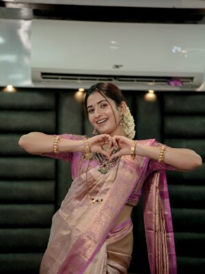 Sonal Monteiro Instagram - 💞

Makeup - @ganesh_makeover ❤️
Hair - @makeover_by_praveen ❤️
Jewellery- @rentingstoli ❤️
Wearing @arulaa_by_rashmianooprao ❤️
Saree - @kanchi_co_yogalakshmi_silks 
Clicked by - @veer_.clicks 

#sonalmonteiro #mahanati #zeekannada #tharunsudhir