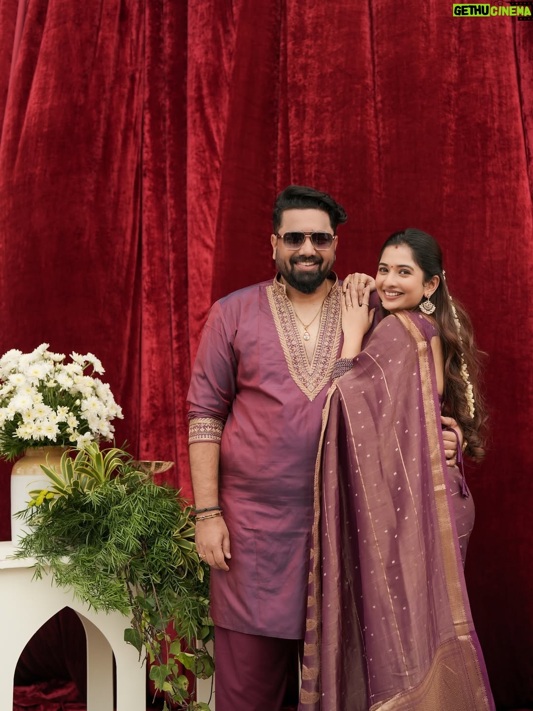 Sonal Monteiro - 294.8K Likes - All mine ❤️🧿 @tharunsudhir 😘

Wearing @arulaa_by_rashmianooprao
Clicked by @vsphotography_official_

#sonalmonteiro #tharunsudhir #tharunsonaltakeok #anushreewedding