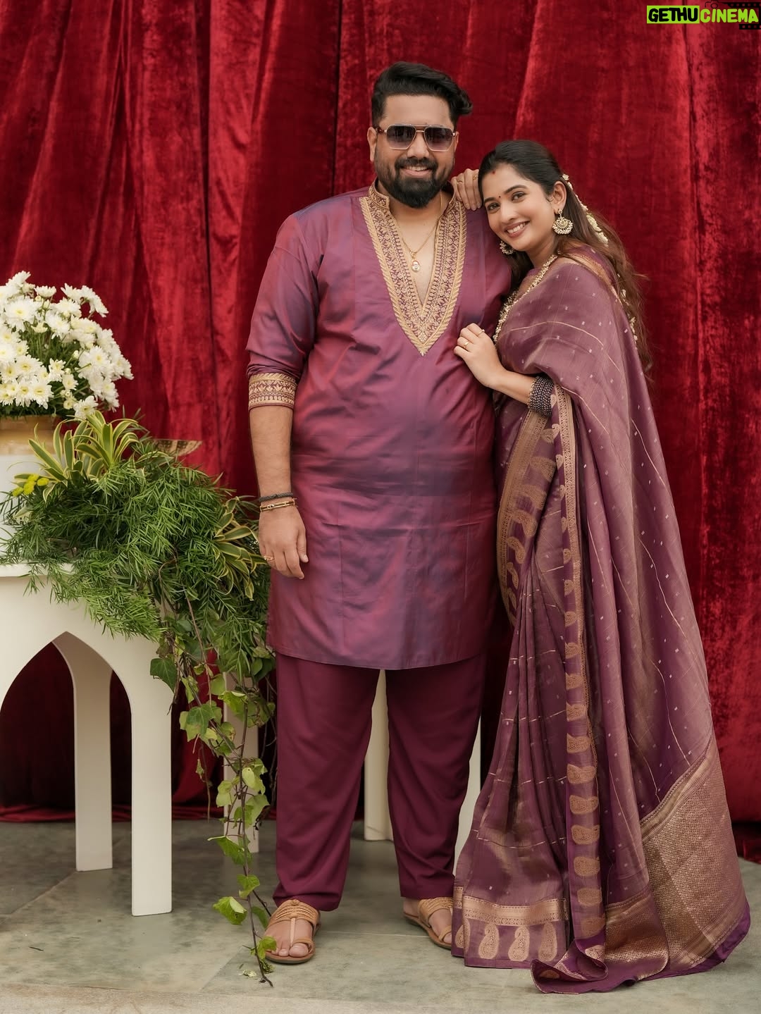 Sonal Monteiro - 294.8K Likes - All mine ❤️🧿 @tharunsudhir 😘

Wearing @arulaa_by_rashmianooprao
Clicked by @vsphotography_official_

#sonalmonteiro #tharunsudhir #tharunsonaltakeok #anushreewedding