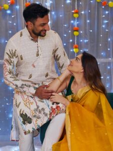Actress Sonalee Kulkarni HD Photos and Wallpapers October 2025